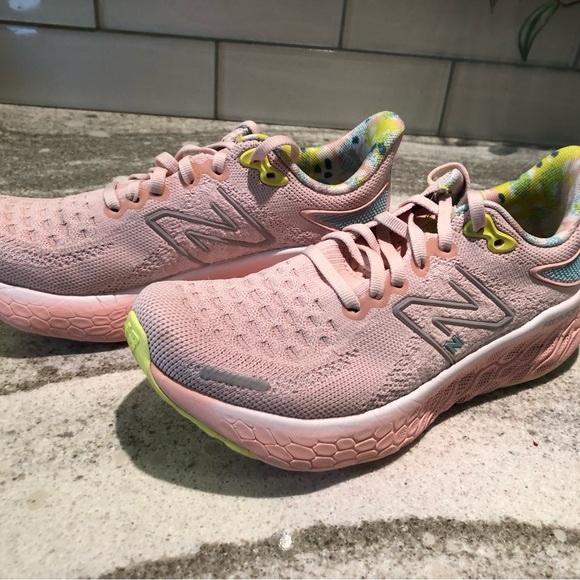 New Balance 1080 V12 Women's Soft Pink Athletic Shoes - Picture 5 of 10